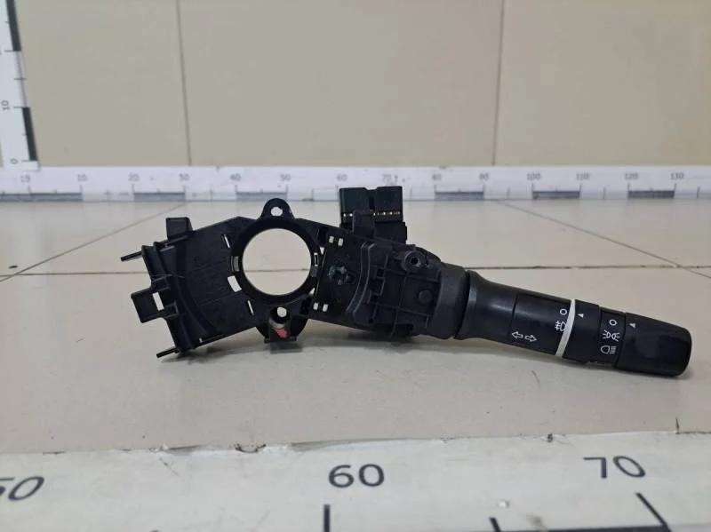 Переключатель поворотов подрулевой Hyundai Solaris 2010-2017