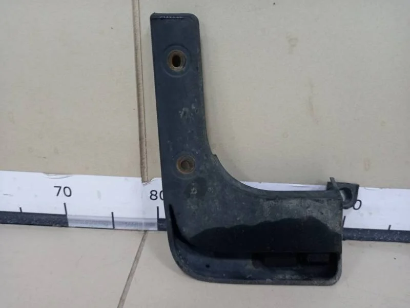 Брызговик передний левый Hyundai Solaris 2010-2017