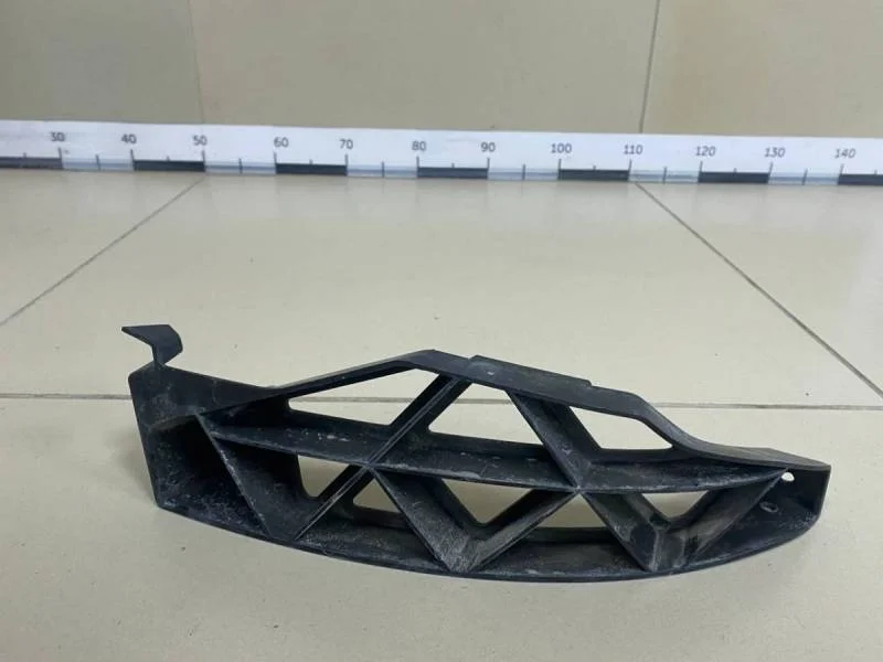 Направляющая заднего бампера левая Skoda Octavia (A5 1Z-) 2004-2013