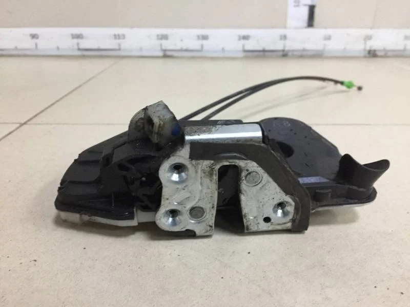 Замок двери передней левой Toyota Corolla E180 2013>