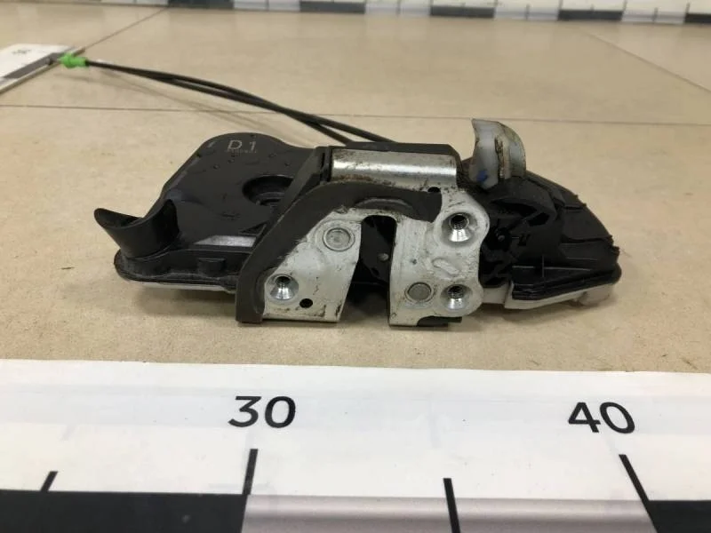 Замок двери передней правой Toyota Corolla E180 2013>