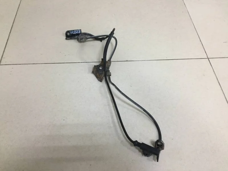 Датчик ABS передний левый Toyota Corolla E180 2013>