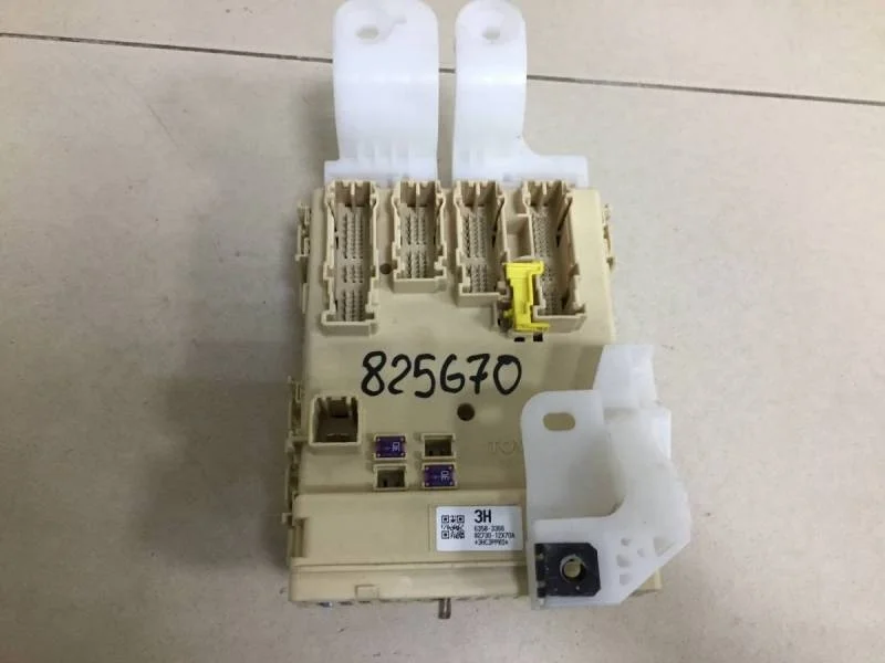 Блок предохранителей Toyota Corolla E180 2013>