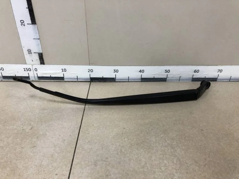 Поводок стеклоочистителя передний правый Toyota Corolla E180 2013>