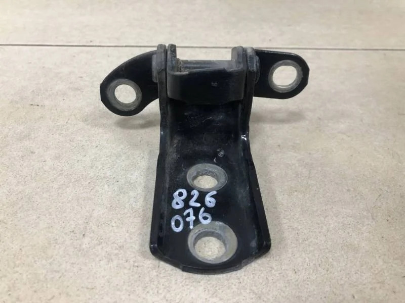 Петля двери задней правой нижняя Toyota Corolla E180 2013>