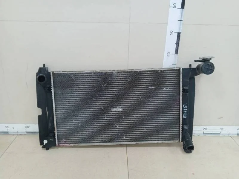 Радиатор охлаждения двигателя Toyota Corolla E120 2001-2007