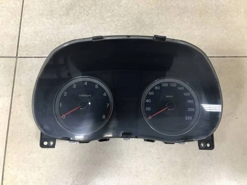 Панель приборов Hyundai Solaris 2010-2017