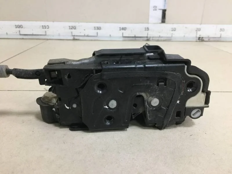 Замок двери задней левой Volkswagen Polo (Sed RUS) 2011>