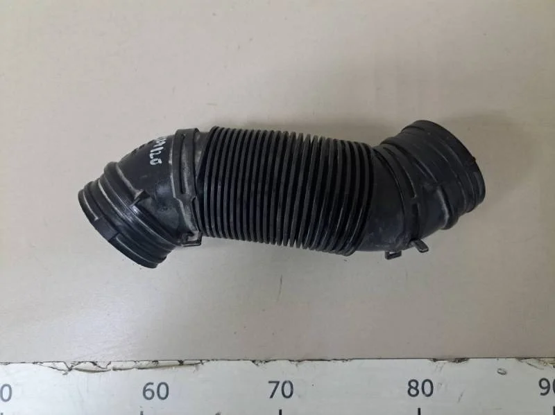 Патрубок воздушного фильтра Skoda Octavia (A7) 2013>