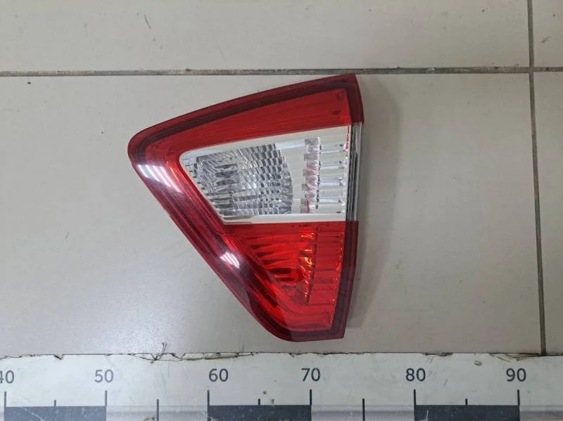 Фонарь задний внутренний правый Nissan Terrano (D10) 2014>