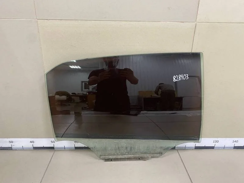 Стекло двери задней правой Toyota Corolla E150 2006-2013