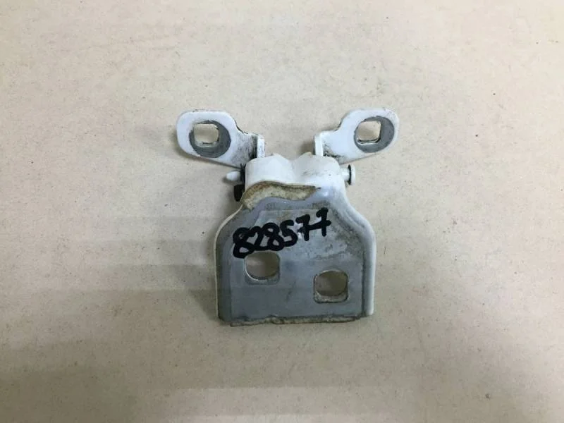 Петля двери Renault Logan (2) 2014>