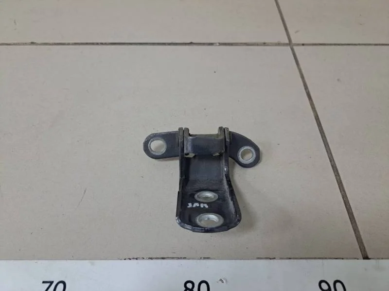 Петля двери задней левой нижняя Toyota Corolla E150 2006-2013