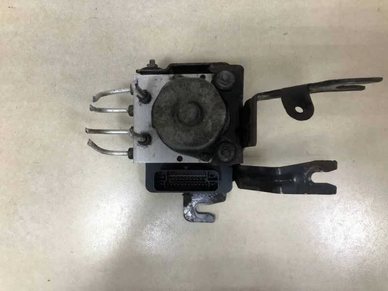 Блок ABS (насос) Renault Logan (2) 2014>