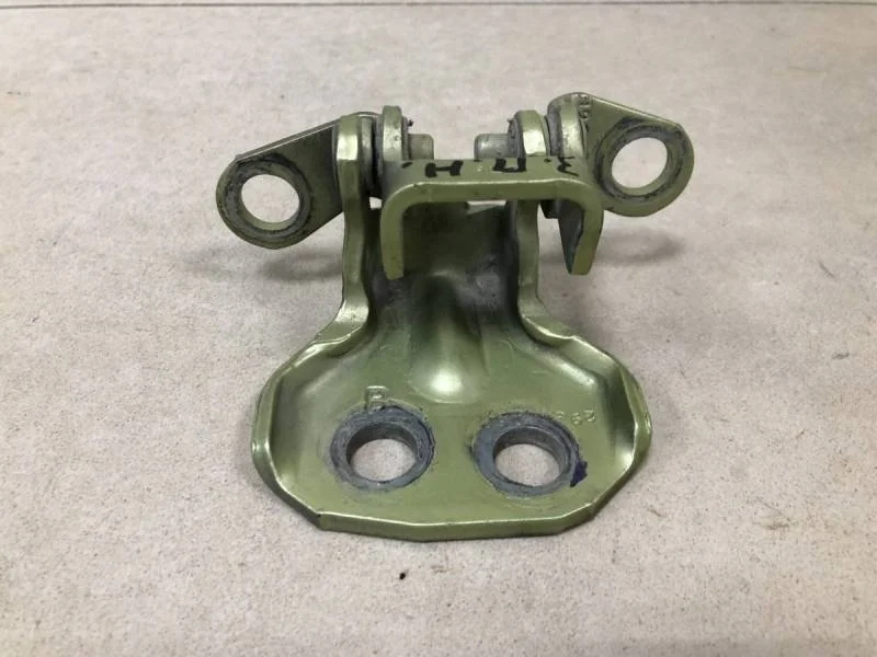 Петля двери задней правой нижняя Ford Fusion (JU) 2002-2012