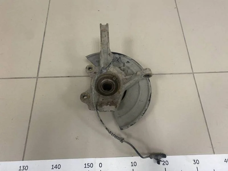 Кулак поворотный передний правый Renault Duster 2012>