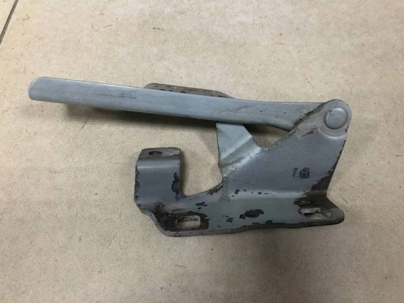 Петля капота левая Nissan Almera Classic (B10) 2006-2013