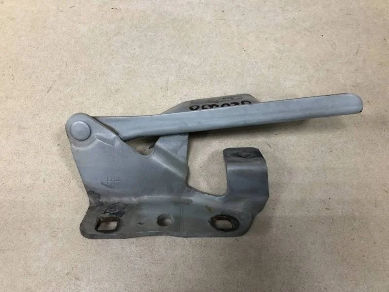 Петля капота правая Nissan Almera Classic (B10) 2006-2013