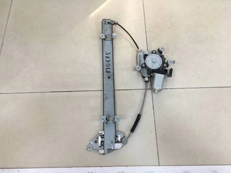 Стеклоподъемник электр. передний правый Nissan Tiida (C11) 2007-2014