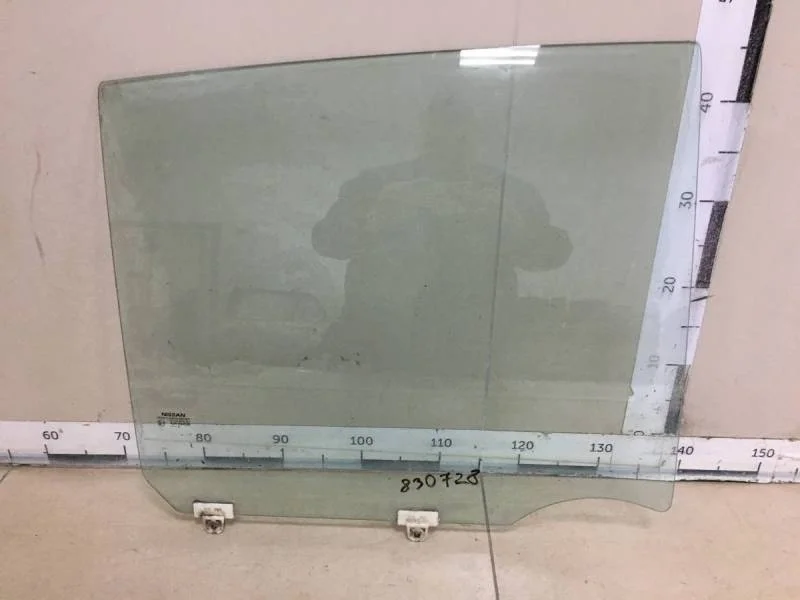 Стекло двери задней правой Nissan Tiida (C11) 2007-2014