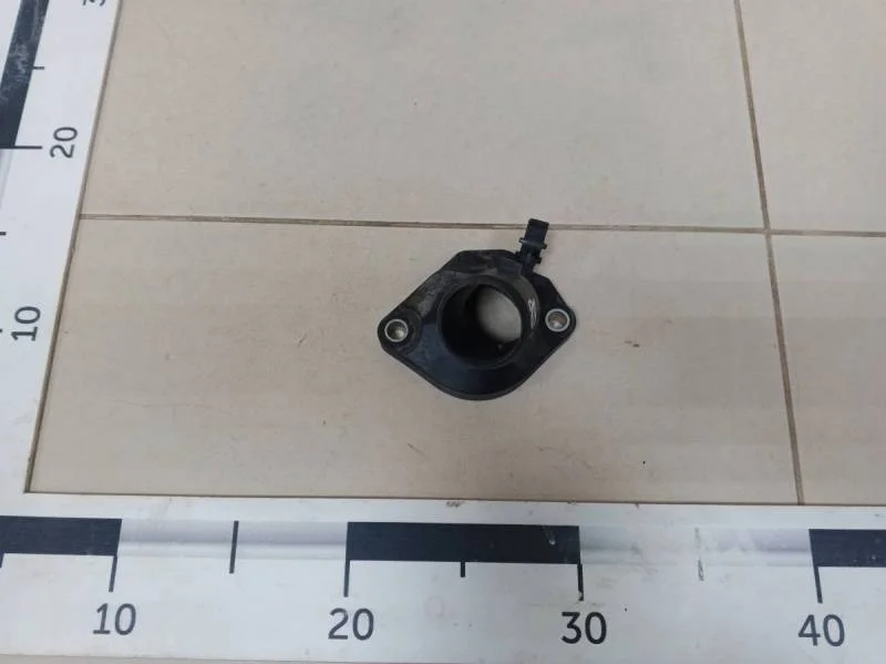 Крышка термостата Nissan Tiida (C11) 2007-2014