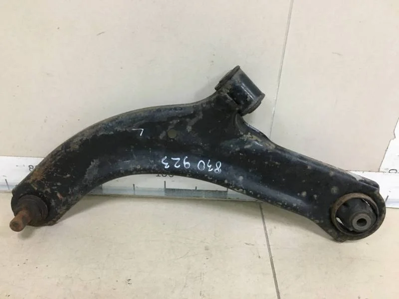 Рычаг передний левый Nissan Tiida (C11) 2007-2014