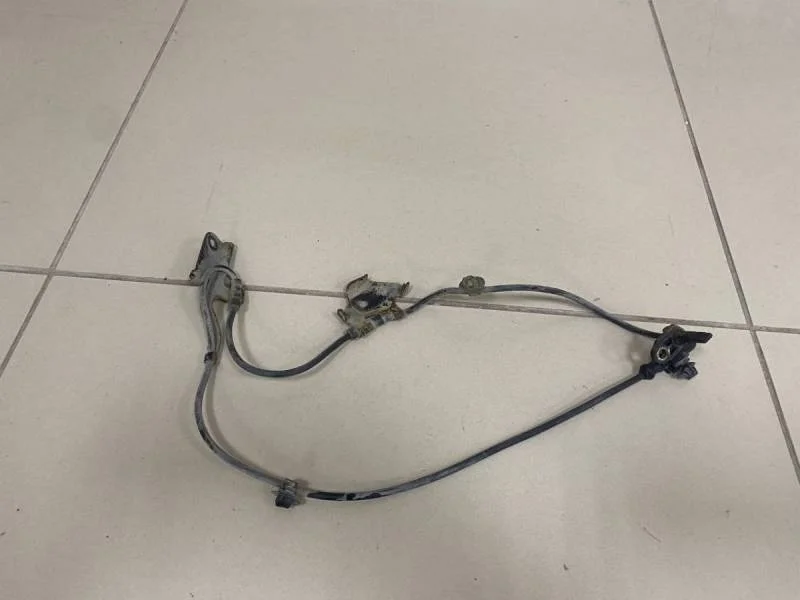 Датчик ABS передний правый Toyota Corolla E150 2006-2013