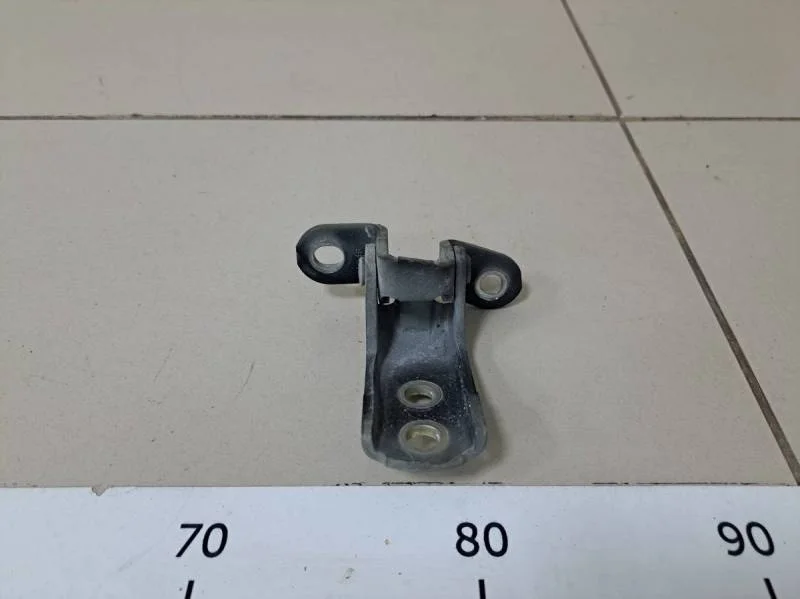 Петля двери передней правой верхняя Toyota Corolla E150 2006-2013