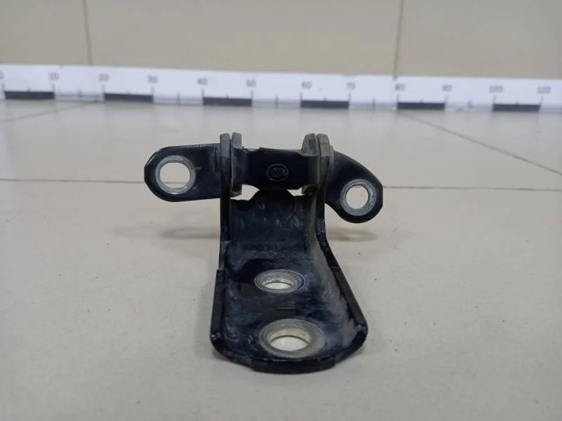 Петля двери задней левой нижняя Toyota Corolla E150 2006-2013