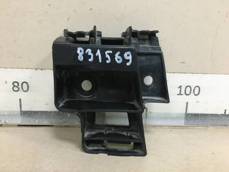 Направляющая заднего бампера левая Volkswagen Golf 6 (5K) 2009-2013