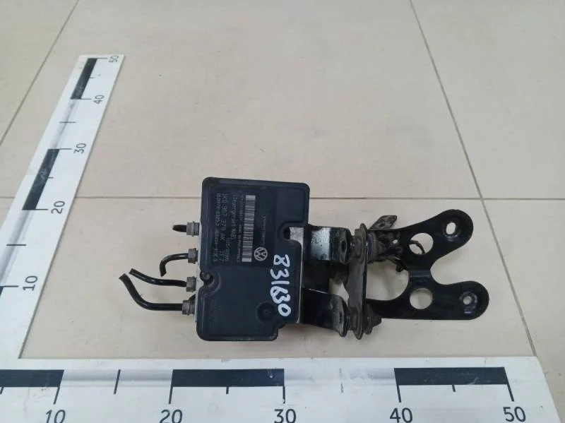 Блок ABS (насос) Volkswagen Golf 6 (5K) 2009-2013