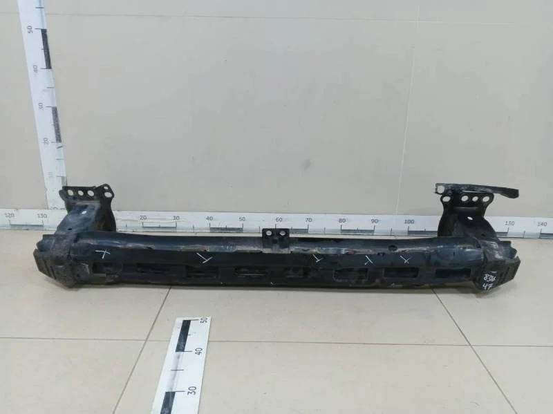 Усилитель переднего бампера Volkswagen Golf 6 (5K) 2009-2013