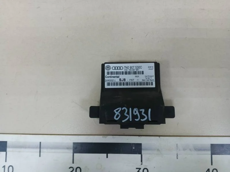 Блок электронный Volkswagen Golf 6 (5K) 2009-2013