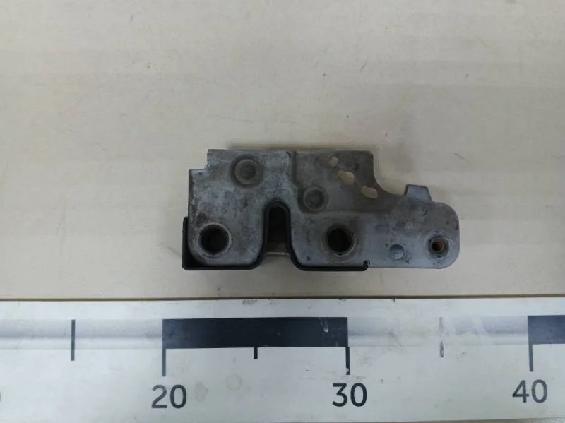 Замок капота Volkswagen Golf 6 (5K) 2009-2013