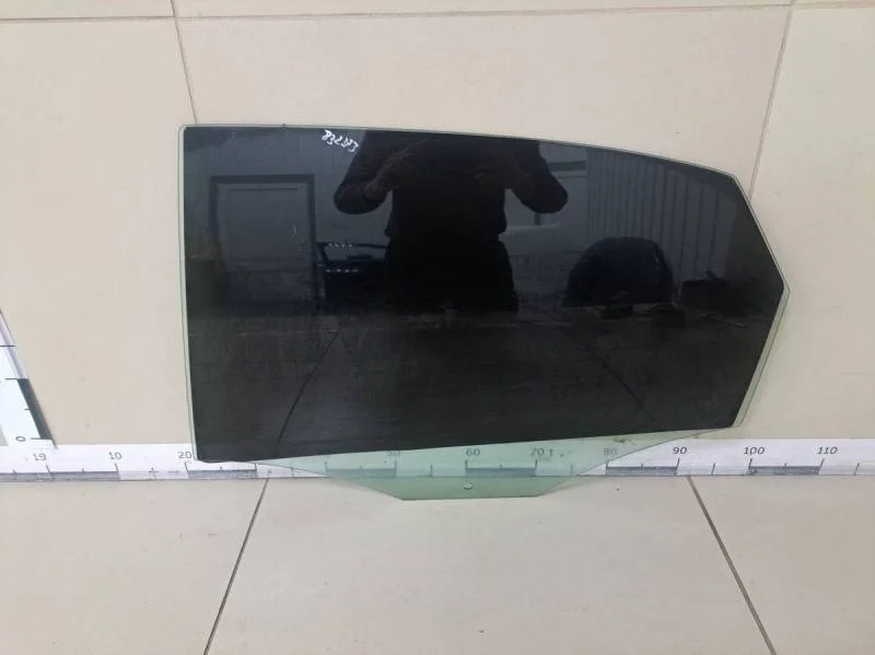 Стекло двери задней левой Volkswagen Polo (Sed RUS) 2011>