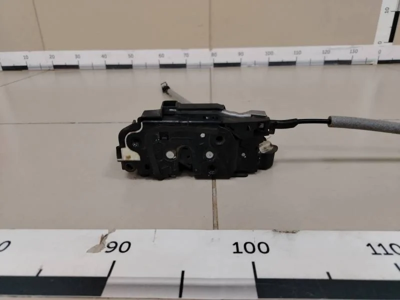 Замок двери задней правой Volkswagen Polo (Sed RUS) 2011>