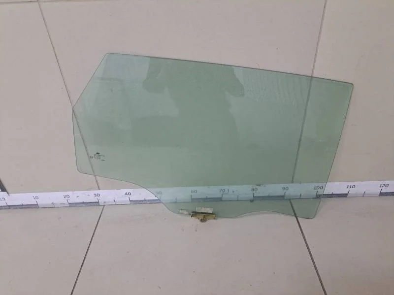 Стекло двери задней правой Hyundai i30 (GD) 2012>