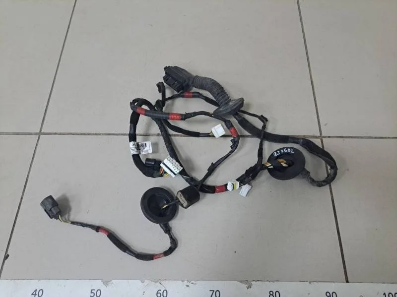 Проводка двери Hyundai i30 (GD) 2012>