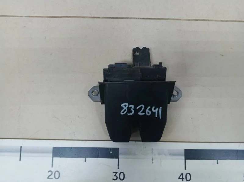 Замок багажника Ford Focus 3 2011>