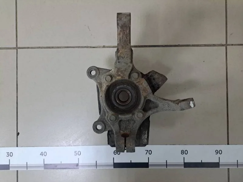 Кулак поворотный передний правый Hyundai i30 (GD) 2012>