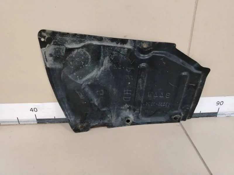 Пыльник двигателя нижний левый Toyota Corolla E150 2006-2013