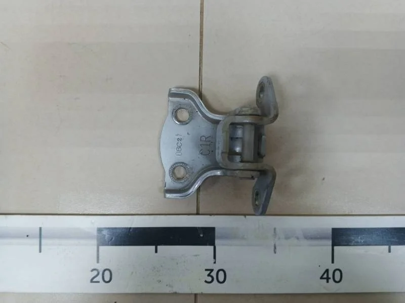 Петля двери Chevrolet Captiva (C100) 2006-2011