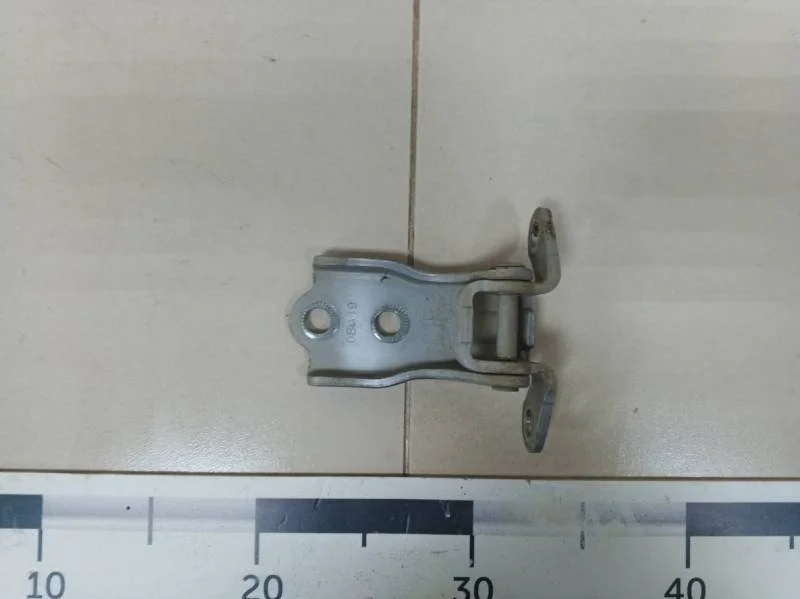 Петля двери Chevrolet Captiva (C100) 2006-2011