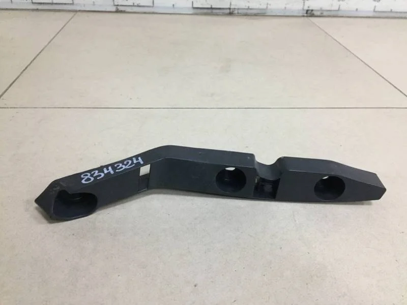 Кронштейн переднего бампера левый Ford Focus 2 (DA) 2005-2008