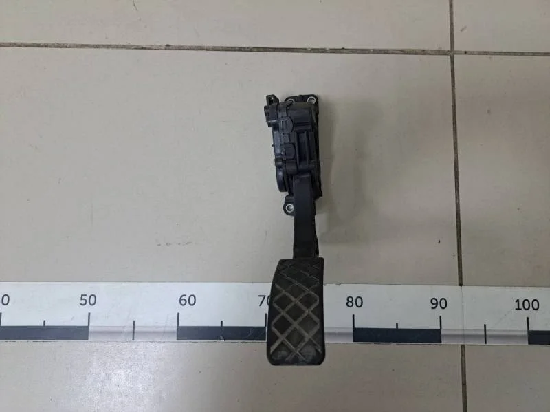 Педаль газа Volkswagen Polo (Sed RUS) 2011>