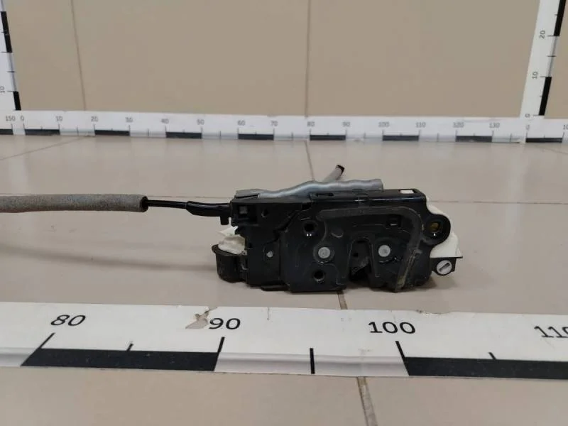 Замок двери задней левой Volkswagen Polo (Sed RUS) 2011>