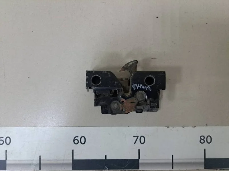 Замок капота Volkswagen Polo (Sed RUS) 2011>