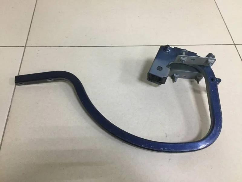 Петля крышки багажника Volkswagen Polo (Sed RUS) 2011>