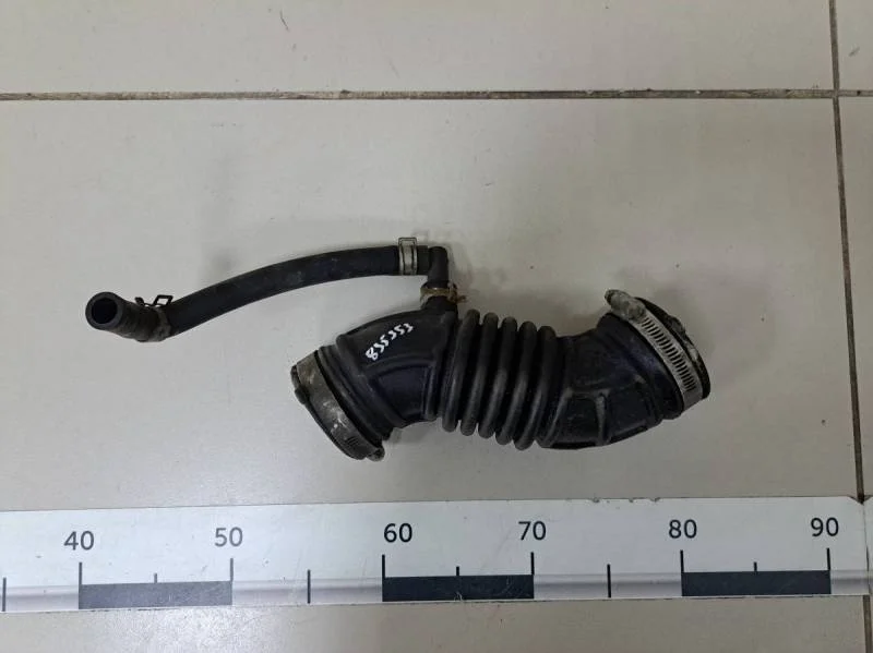 Патрубок воздушного фильтра Nissan Tiida (C11) 2007-2014