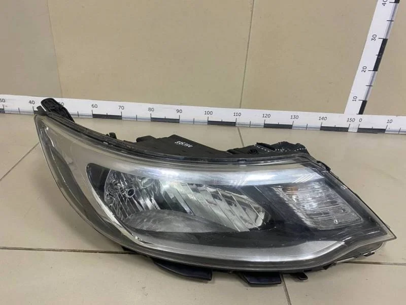 Фара правая Kia Rio 3 (UB) 2011-2017